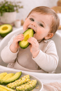 Darf mein Baby Avocado essen? (Die ehrliche Antwort, die dir Sicherheit gibt) Darf mein Baby Avocado essen? Das solltest du wissen